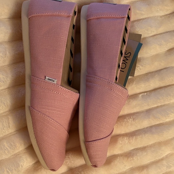 TOMS Pink Canvas Slip-On Flats - Picture 4 of 6